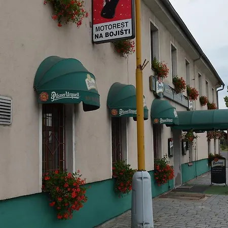 Motorest Na Bojisti Гостевой дом Chlumec (Usti nad Labem)